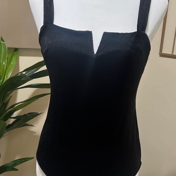 Black Velvet V neck Bodysuit Size Large - Picture 6 of 7